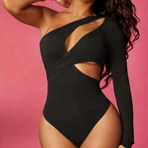 BLACK CUT OUT BODYSUIT